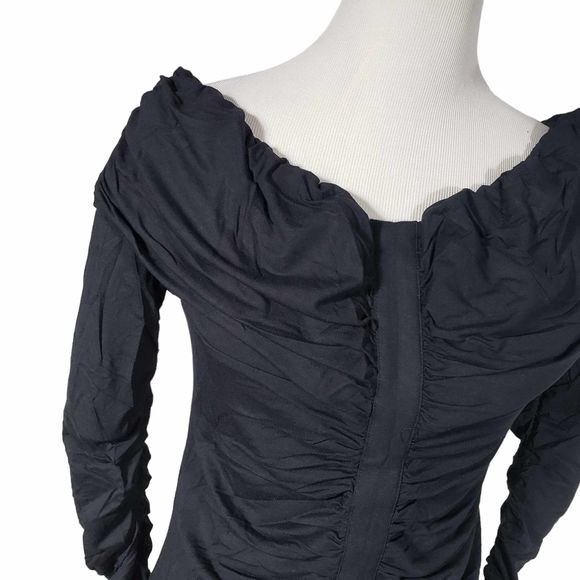 VENUS Black off the Shoulder size Medium Long Sleeve Top NEW - Picture 2 of 9